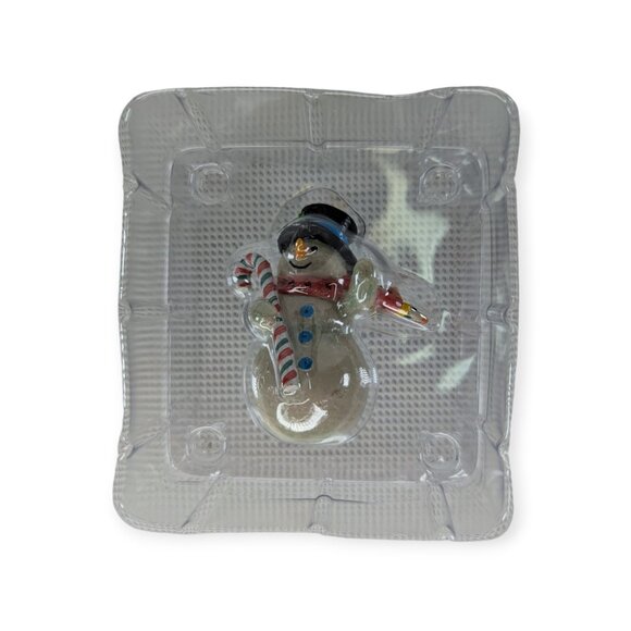 Carlton Cards Heirloom 2004 "Snowtime Like the Holidays" Snowman Series Ornament - Picture 6 of 14